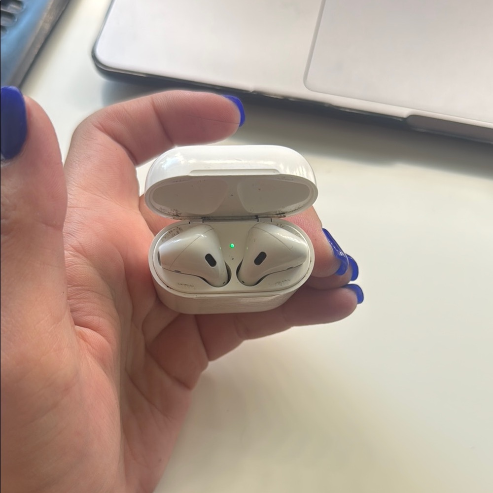 AirPods